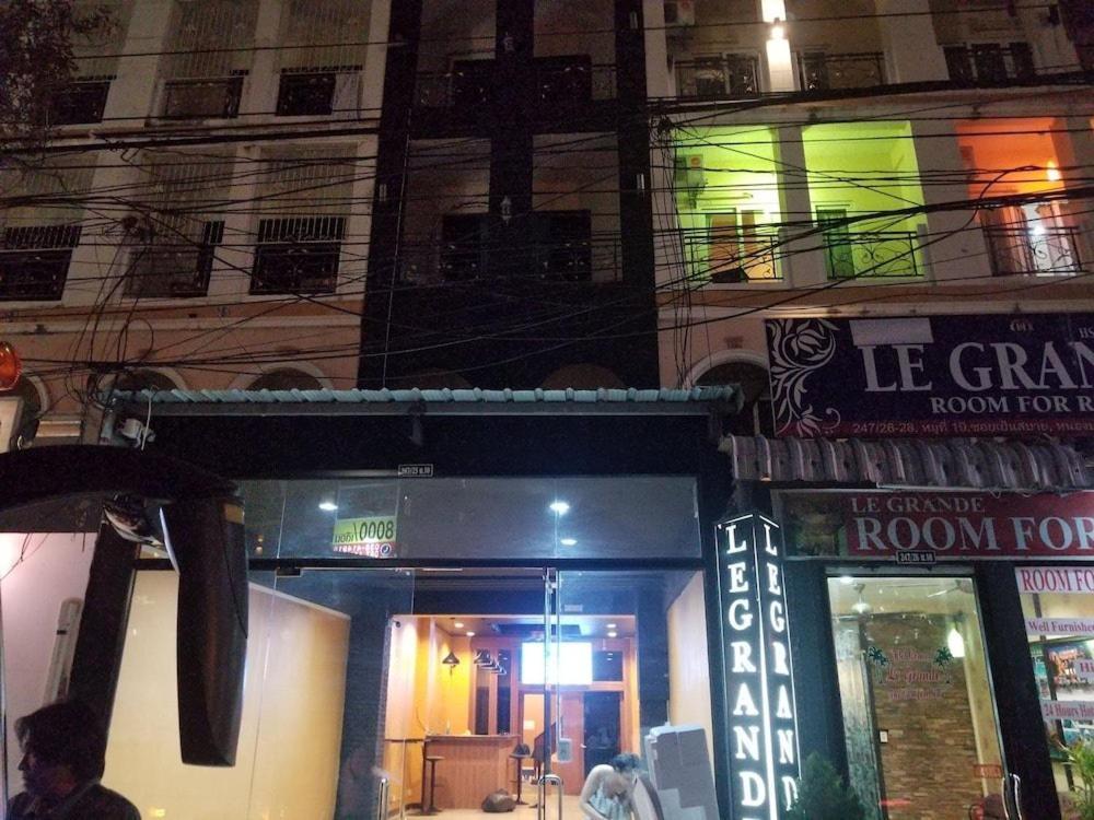The Main Event Pattaya Bed and Breakfast Exterior foto